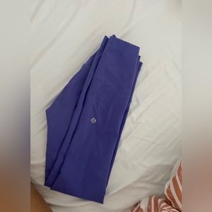 Purple lulu lemon leggings.